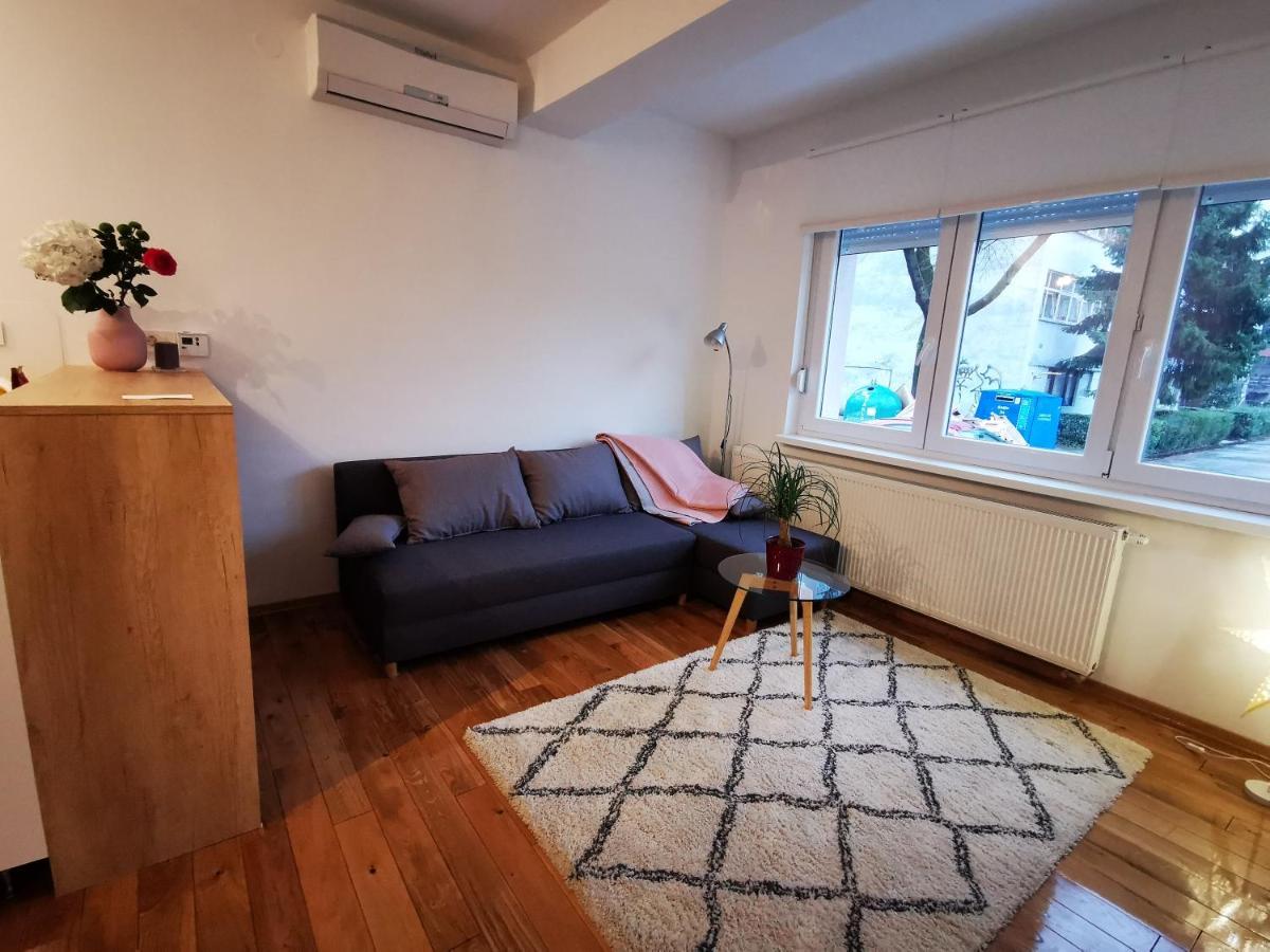 Angela Apartment Zagreb Bagian luar foto