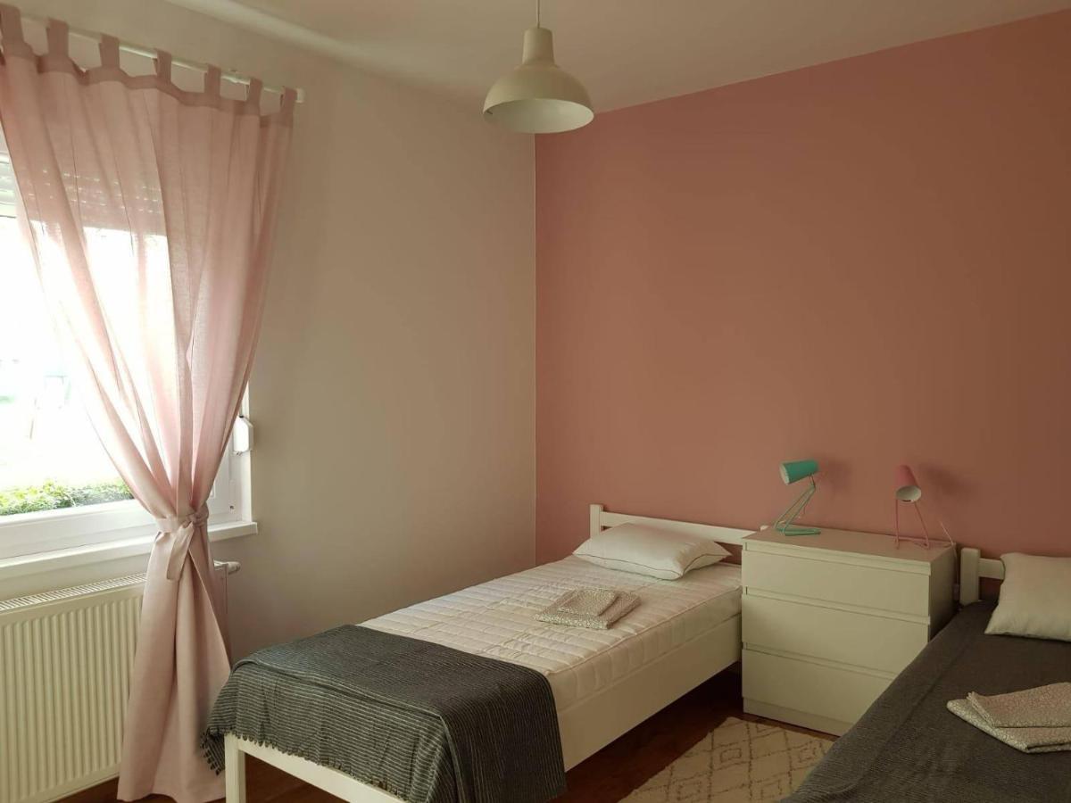 Angela Apartment Zagreb Bagian luar foto