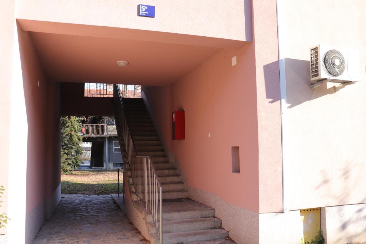 Angela Apartment Zagreb Bagian luar foto